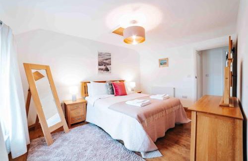 Aberaeron House | 13 Tabernacle Str - Bear Holiday Homes