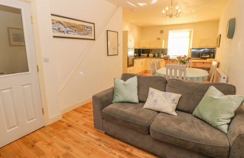 Tideswell Cottage | 130 m² Cottage ∙ 3 bedrooms ∙ 6 guests