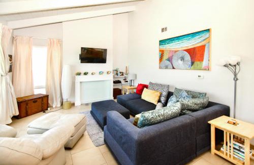 South Oceanside Apartment | 1301 S Pacific #A