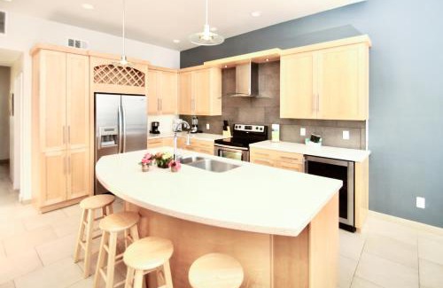 South Oceanside Apartment | 1301 S Pacific #A