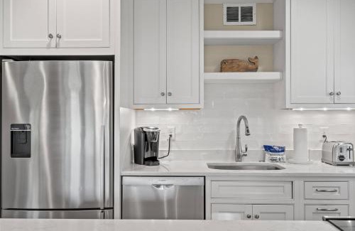 West Beach Village Villa | 1309 Fairway Oaks Villa by Akers Ellis Rentals