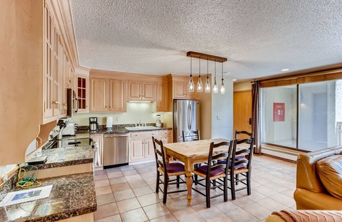 Vail Condo | 131 W Meadow Dr., Scorpio #403, Vail Village - Near Lifts, Wood Burning Fireplace
