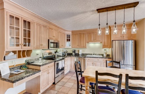 Vail Condo | 131 W Meadow Dr., Scorpio #403, Vail Village - Near Lifts, Wood Burning Fireplace