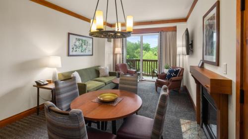 Stowe Area Resort | 1310A 2bdrm Let It Snow 3rd Floor Mountain and Spruce Peak Views By Stowe Mountain Rentals