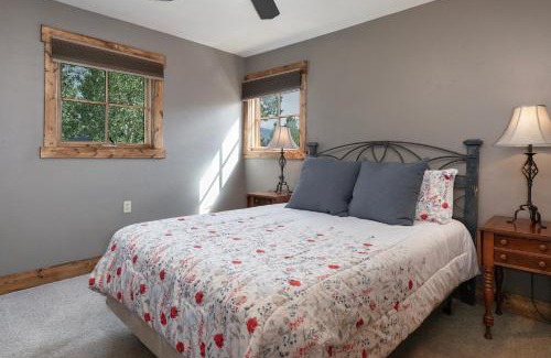 Fraser Ski Chalet | 133 Eisenhower