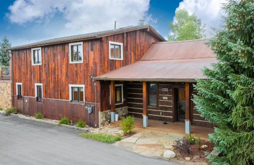 Fraser Ski Chalet | 133 Eisenhower
