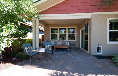Durango House | 133 Metz Lane
