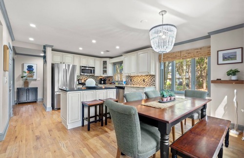 West Beach Village Condo | 1337 Fairway Oaks: 3BR Villa, Lagoon Views, Near Beach, Beach Gear/Bike Credit