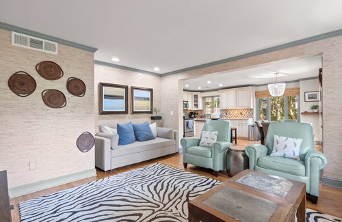 West Beach Village Condo | 1337 Fairway Oaks: 3BR Villa, Lagoon Views, Near Beach, Beach Gear/Bike Credit