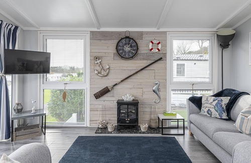 Brynteg Cottage | 134 Glan Gors - sleeps 6 guests in 3 bedrooms