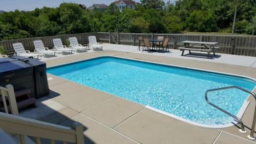 Whalehead Beach House | 1345 Sundancer 4 Min Walk to Beach