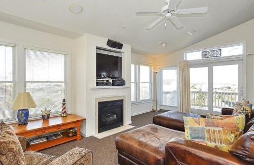 Whalehead Beach House | 1345 Sundancer 4 Min Walk to Beach