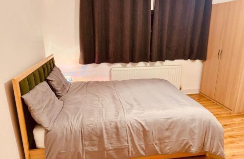 Brent Villa | 135 Watford road 3 bedroom villa