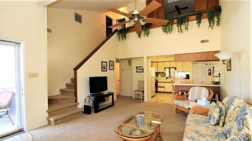 Village Green House | 1350 A Wisconsin Ave