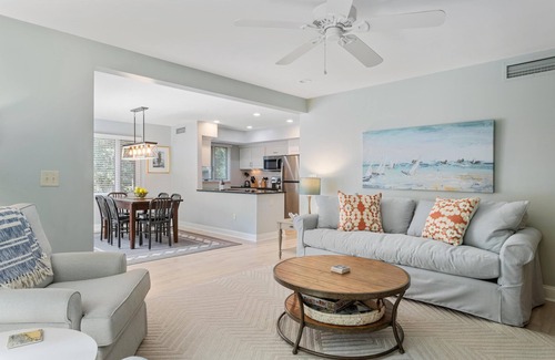 West Beach Village Condo | 1357 Fairway Oaks: Renovated 3BR, Near Beach & Golf, Beach Gear/Bike Credit