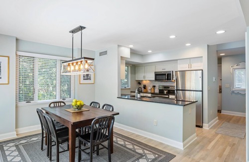 West Beach Village Condo | 1357 Fairway Oaks: Renovated 3BR, Near Beach & Golf, Beach Gear/Bike Credit