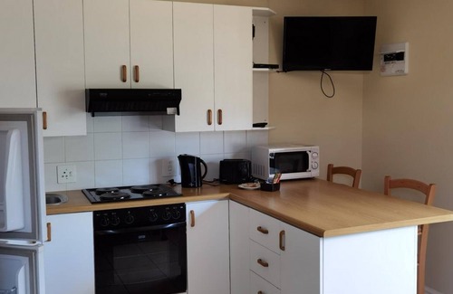 Grahamstown House | 137 High Street Guest House