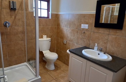 Grahamstown House | 137 High Street Guest House