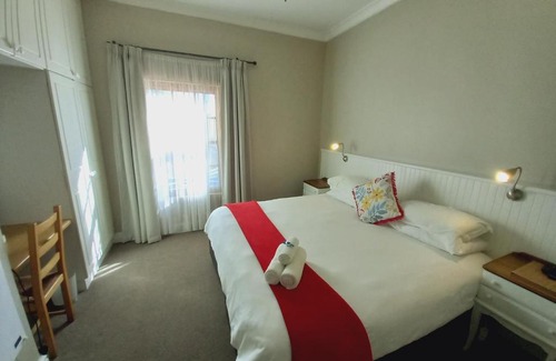 Grahamstown House | 137 High Street Guest House