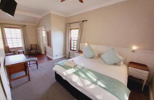 Grahamstown House | 137 High Street Guest House