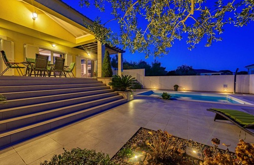 Kukljica Villa | 137 m² Villa ∙ 4 bedrooms ∙ 8 guests