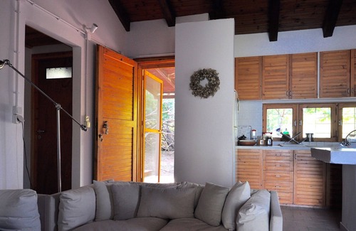 Gialtra House | 139 Steps to the Sea