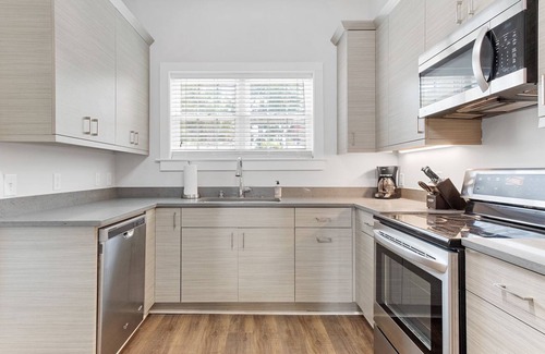 Harleston Village Apartment | 139 Wentworth St