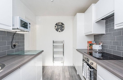 York House | 14 Acomb Wood Drive · Peaceful 2-Bed Home in York with Free Parking I Pass The Keys