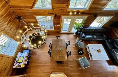 Rogers House | 14 Guest 7 Bed 4 BR Lakefront Cabin w Hot Tub