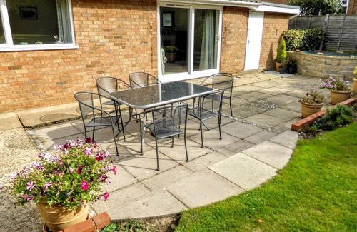 West Runton House | 14 Links Way - Only a stone’s throw away from the first tee at the Links Hotel Golf Course.