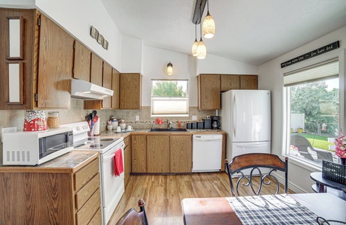 Nampa House | 14 Mi to Meridian: Water-View Retreat w/Patios!