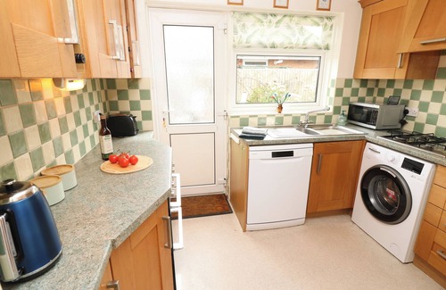 Nettlestone Cottage | 14 ORCHARD ROAD, pet friendly, country holiday cottage in Seaview