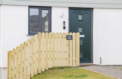 Brynteg House | 14 Parc Delfryn