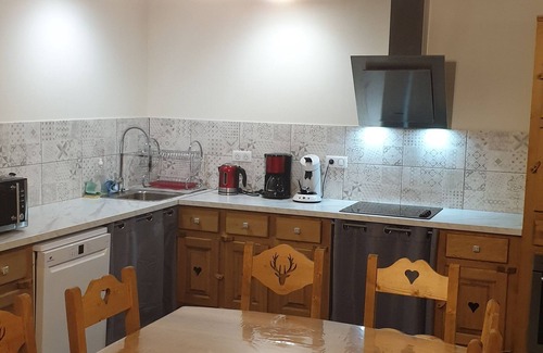 Laveissiere Ski Chalet | 14-person chalet in the heart of the ski resort. Handicap tourism