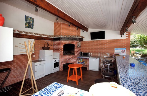 Issel Villa | 14-person villa with heated pool