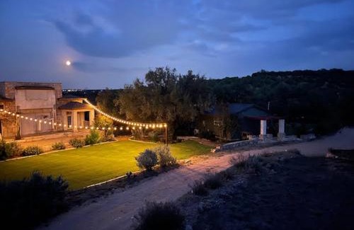Spicewood House | 14 Ppl! Prvt Hot Tubs, Fire-pits 2 Homes, Venue