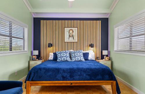 Spicewood House | 14 Ppl! Prvt Hot Tubs, Fire-pits 2 Homes, Venue