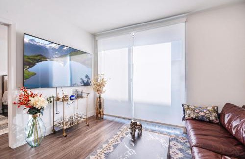 Downtown Apartment | 14 Santa Monica Gorgeous Apartment