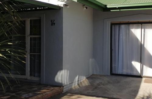 Fichardt Park Apartment | @14 van Blommenstein st