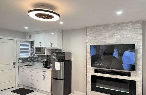Surrey House | 140 Place is situated in the city of Surrey downtown core