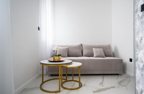 Old Town Apartment | 140 SQM Apartment with 4 units - GREAT FOR GROUPS