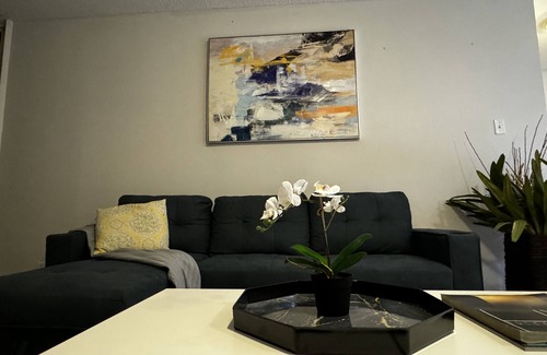 Mount Pleasant Condo | 1400sq ft Luxury Condo, minutes to Airport & Casino w/Parking & Pool