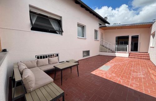 Region Hannover District Apartment | 140qm - 4 Zimmer- Parkplatz - Autobahn - blauer See - MalliBase Apartments