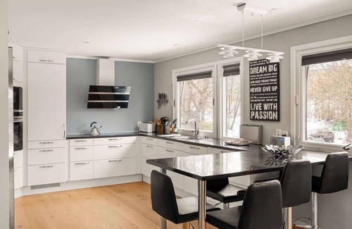 Gaustad House | 141sqm for Family - Free Parking - Bathtub