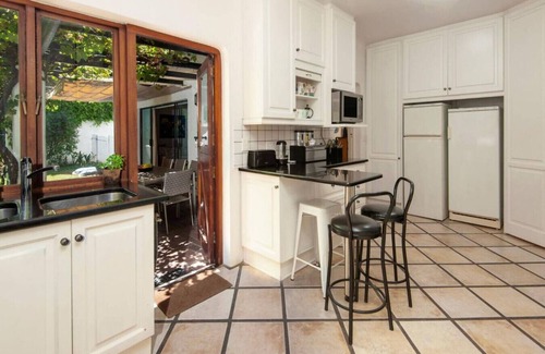 Voelklip House | 142 on 10th | Relaxed Family Living Steps from Voëlklip Beach