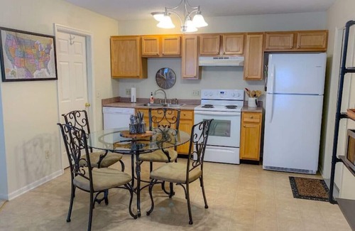 Monroe House | 142 Overbrook · A.O. Bungalow - Modern Attached Home