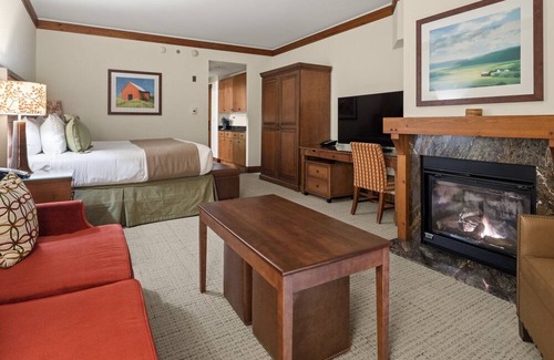 Stowe Area Cabin | #1428 * Lodge at Spruce Peak | Ski in Ski out | Studio | Expansive views of Spruce Peak and Village