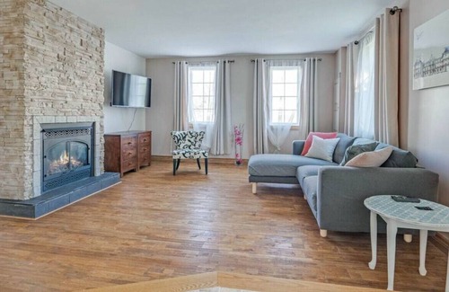 Hull House | 143 rue st redempteur · Spacious 3 Bedroom Home in Gatineau