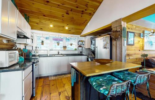 Winthrop House | 144 Heritage Woods Lane