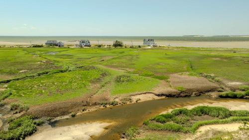 North Eastham House | 14463 - Waterfront Ocean View Deck Kayak WasherDryer and Central AC
